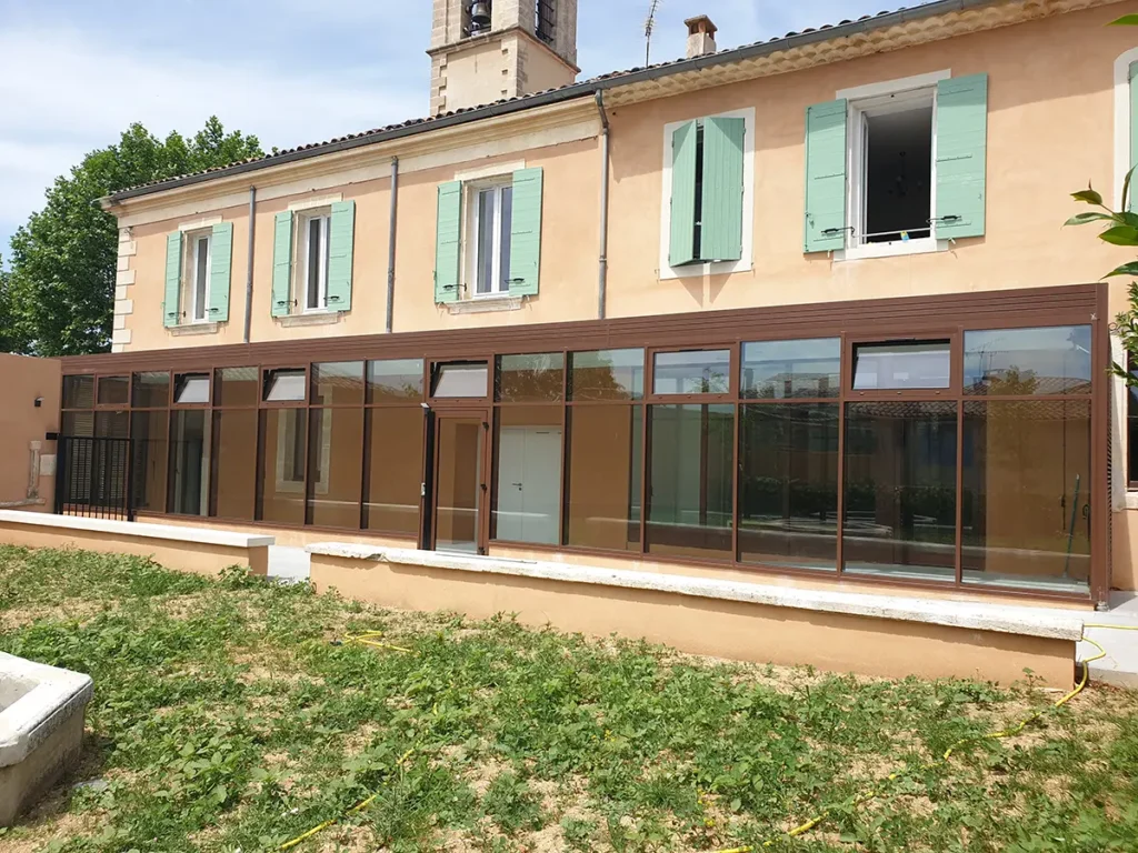 Mairie de Villars pose verriere